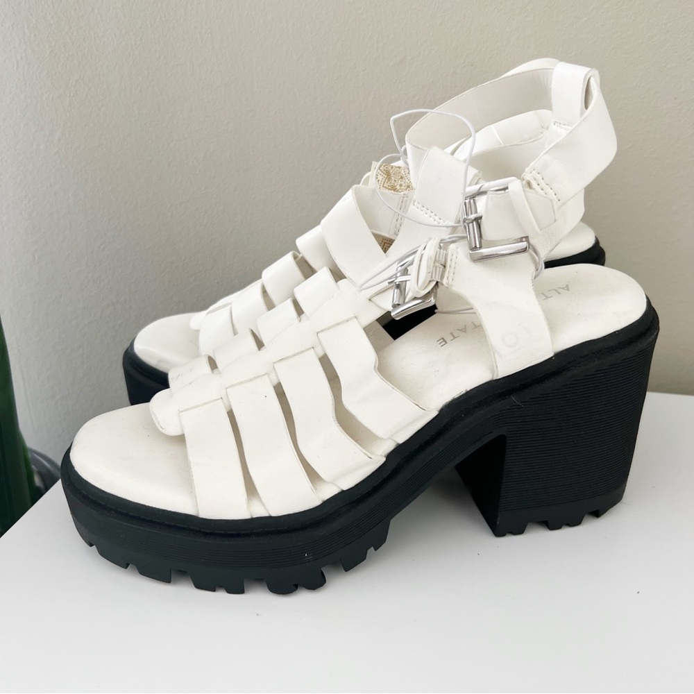 Altar’d State Platform Chunky Heel Marti White Black NWT Size 7.5